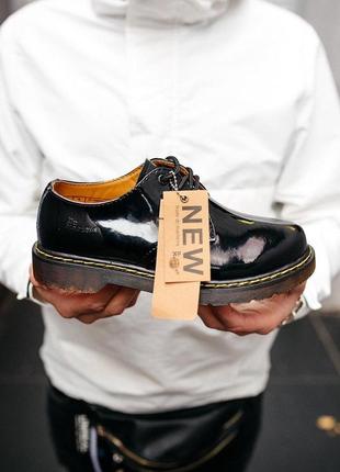 Лофери жіночі dr. martens patent