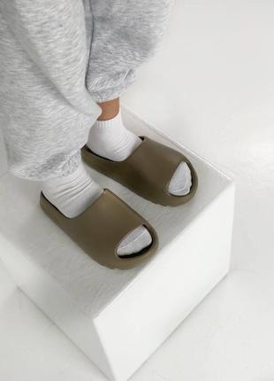 Женские кроссовки  adidas yeezy slide earth brown7 фото