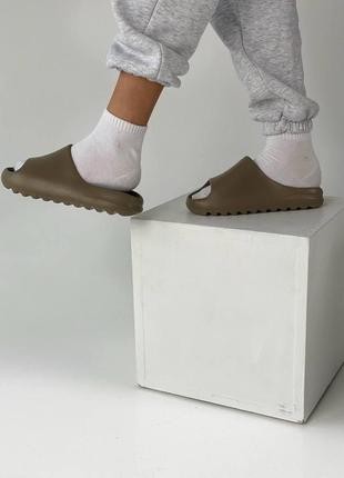 Женские кроссовки  adidas yeezy slide earth brown4 фото