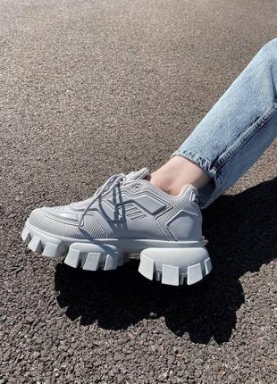 Женские кроссовки  prada cloudbust grey