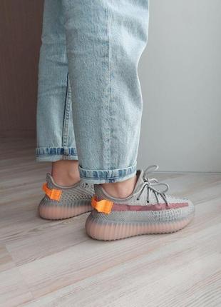 Женские кроссовки  adidas yeezy boost 350 v2