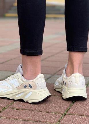 Женские кроссовки  adidas yeezy boost 700 v26 фото