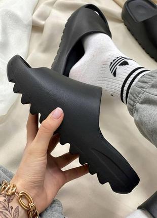 Женские кроссовки  adidas yeezy slide black (без лого)2 фото