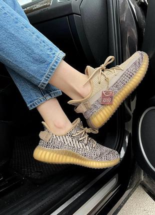 Жіночі кросівки  adidas yeezy boost 350 brown (рефлективні шнурки)