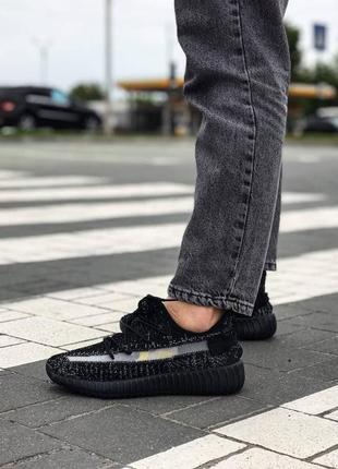 Женские кроссовки  adidas yeezy boost 350 v2 black static 2