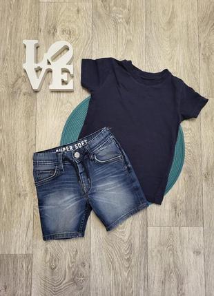 Комплект одежды для мальчика, джинсовые шорты и футболка1 фото
