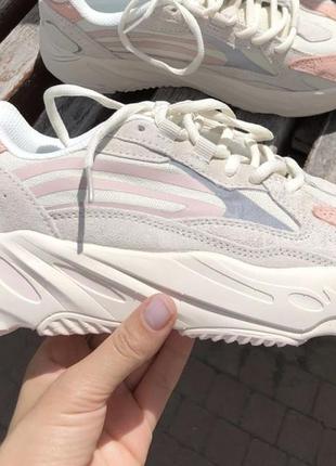 Женские кроссовки  adidas yeezy boost 700 v21 фото