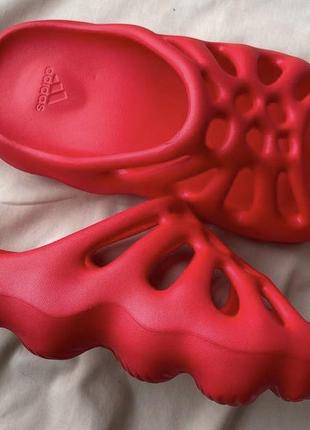 Adidas yeezy 450 slide ‘red’