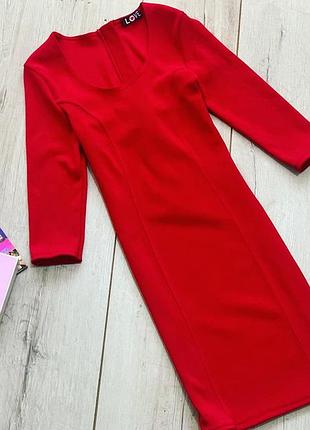 Базове червоне плаття