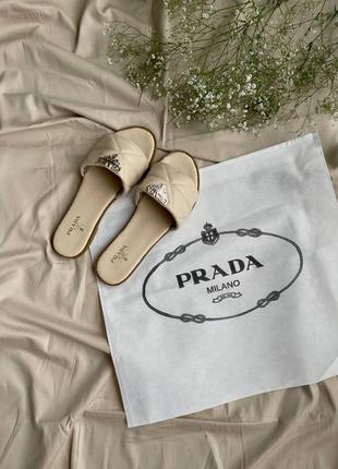 Женские шлепанцы prada slides1 фото