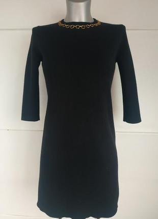 Платье zara черного цвета с декором на горловине5 фото