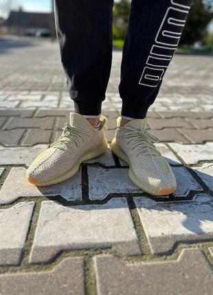 Женские кроссовки  adidas yeezy boost 350 v22 фото