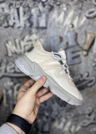 Жіночі кросівки adidas ozweego plus beige grey