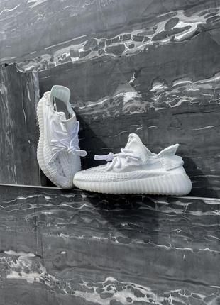 Мужские и женские кроссовки    adidas yeezy 350 v2   адидас изи буст6 фото