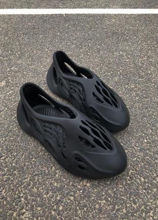 Мужские / женские кроссовки adidas yeezy foam runner black