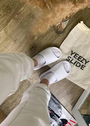 Женские кроссовки  adidas yeezy slide white4 фото