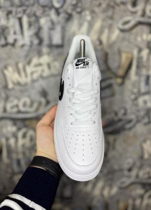 Мужские и женские кроссовки  nike air force 1 low '07 fm cut out swoosh white black1 фото