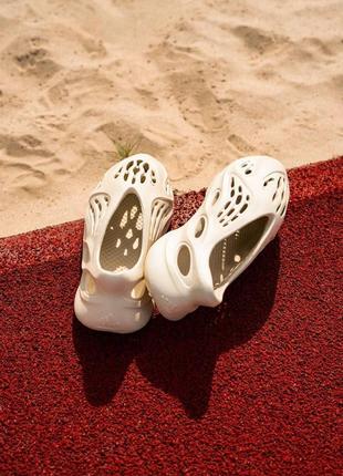 Мужские и женские кроссовки  adidas yeezy foam runner sand6 фото