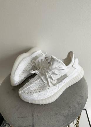 Мужские и женские кроссовки  adidas yeezy boost 350 v2 triple / white1 фото