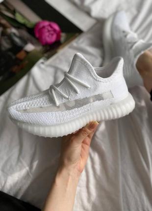 Мужские и женские кроссовки  adidas yeezy boost 350 v2 triple / white3 фото