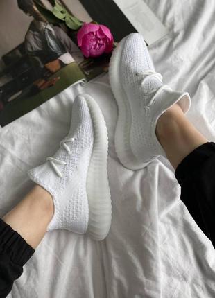 Мужские и женские кроссовки  adidas yeezy boost 350 v2 triple / white6 фото