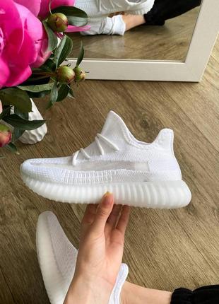 Мужские и женские кроссовки  adidas yeezy boost 350 v2 triple / white9 фото