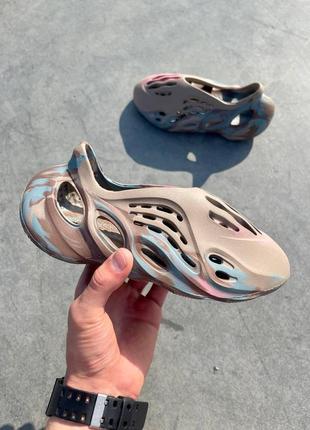 Жіночі кросівки adidas yeezy foam runner mx sand grey7 фото