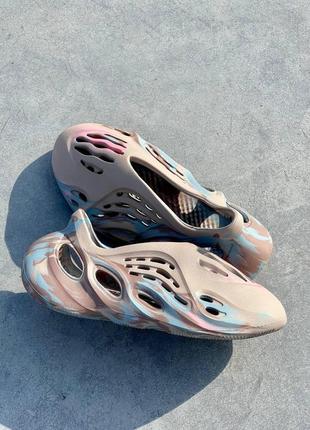 Жіночі кросівки adidas yeezy foam runner mx sand grey8 фото
