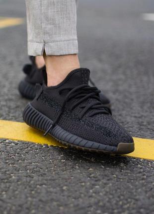 Чоловічі / жіночі кросівки  adidas yeezy boost 350 black cinder (рефлективна полоска)