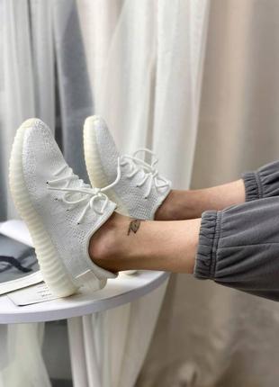 Мужские / женские кроссовки  adidas yeezy boost 350 v2 triple white crem sole3 фото