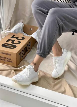 Мужские / женские кроссовки  adidas yeezy boost 350 v2 triple white crem sole5 фото