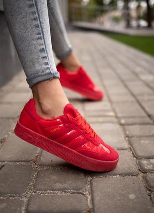 Женские кроссовки  adidas samba red