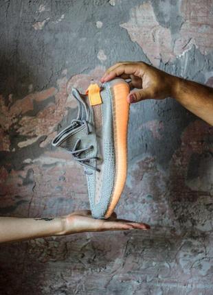 Чоловічі та жіночі кросівки   adidas yeezy 350 v2   адидас изи буст6 фото