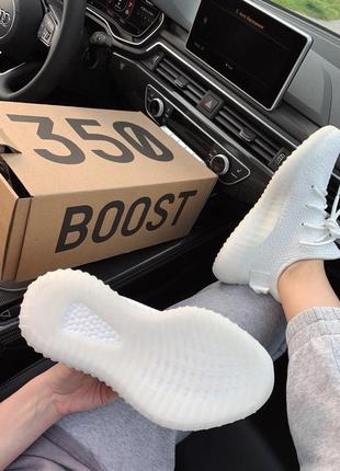 Мужские и женские кроссовки  adidas yeezy boost 350 v2 triple white6 фото