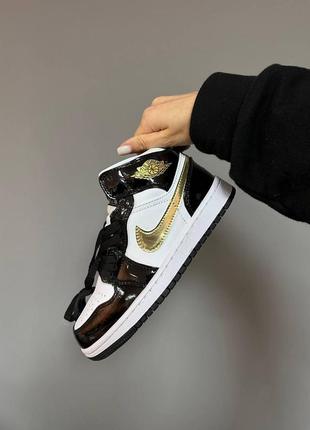 Женские кроссовки  nike air jordan 1 retro mid patent golden black6 фото