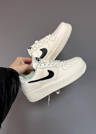 Женские кроссовки  nike air force 1 cream black swoosh