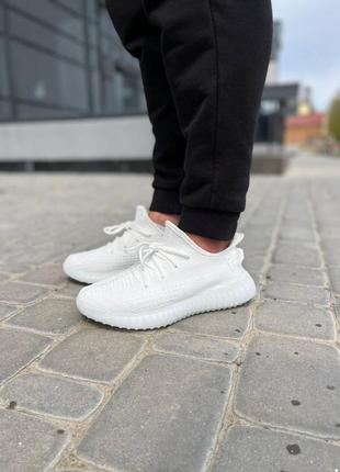 Мужские / женские кроссовки  adidas yeezy boost 350 v2 triple full white 26 фото