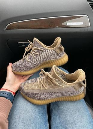 Женские кроссовки  adidas yeezy boost 350 brown (рефлективні шнурки)5 фото