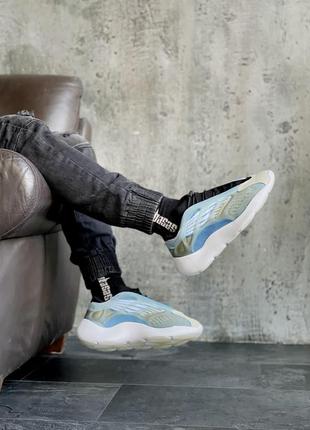 Женские кроссовки  adidas yeezy boost 700 v3 wear blue