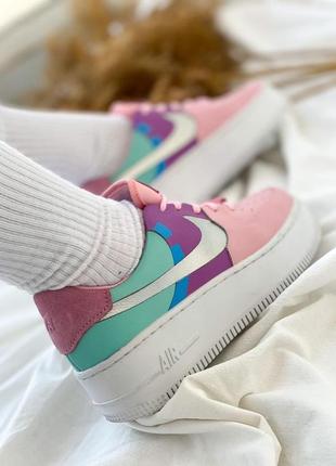 Жіночі кросівки nike air force 1 sage pink white1 фото