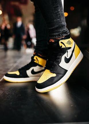 Чоловічі кросівки nike air jordan 1 retro mid black yellow white black yellow white