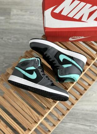 Женские кроссовки  nike air jordan 1 retro high black grey mint
