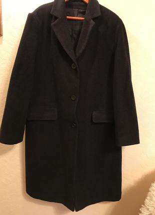 Стильное кашемировое пальто оверсайз