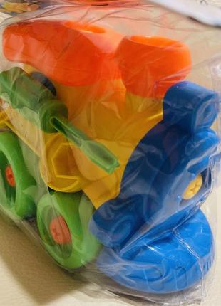 Конструктор паровозик, на шурупах