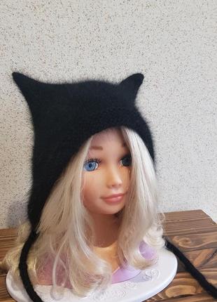 Шапка в'язана молодіжна з вушками чорна devil hat ручна робота