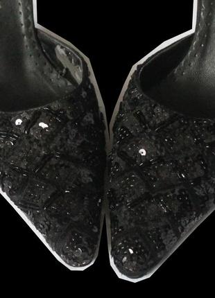 Винтажные вечерние туфли расшитые дисером с острым носом на шпильке1 фото