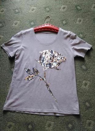 Очень красивая футболка с синей пайетковой розой2 фото