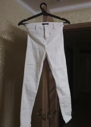 Белые джинсы - это базовая  вещь в гардеробе каждый девушки)2 фото