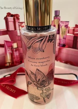 Victoria's secret blushing berry magnolia оригинал2 фото