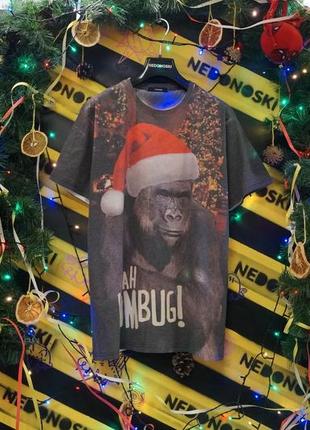 Новорічна святкова футболка мавпа в новорічній шапці
